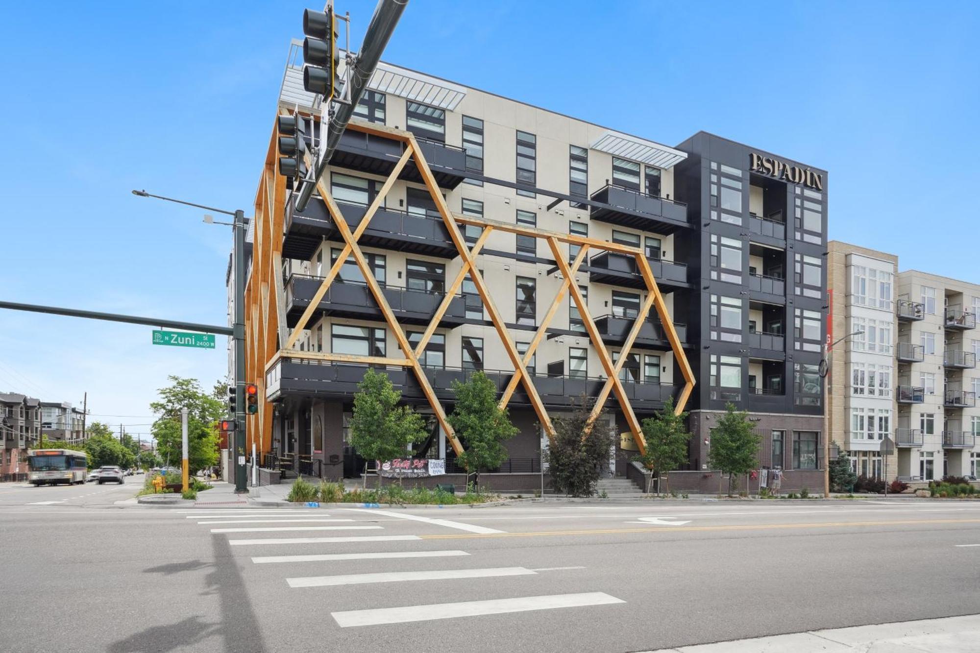 Views - Luxe Loft - Zuni Lofts Denver