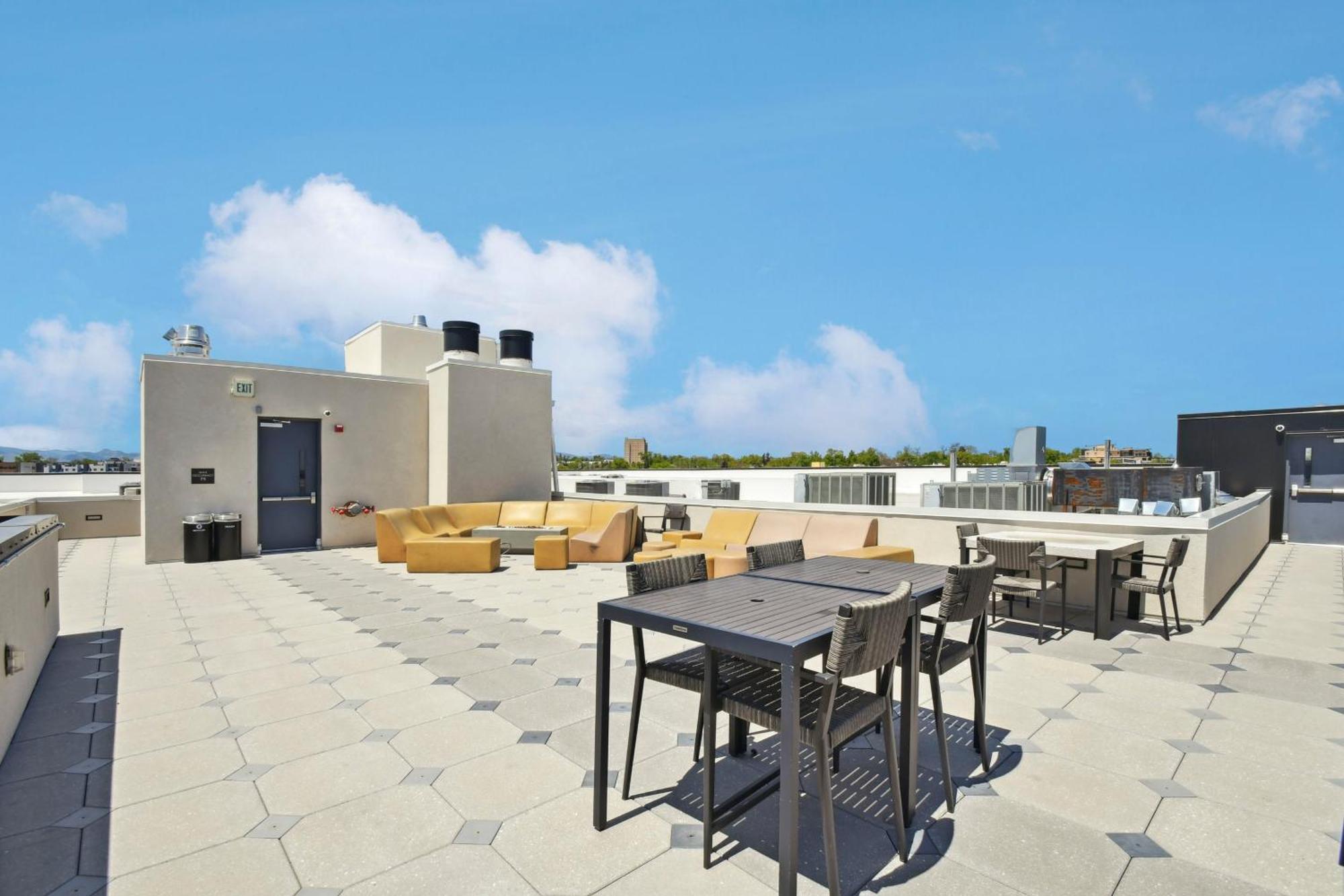 Views - Luxe Loft - Zuni Lofts Holiday home